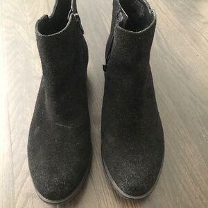 Vince Camuto Bootie ankle Suede Low heel